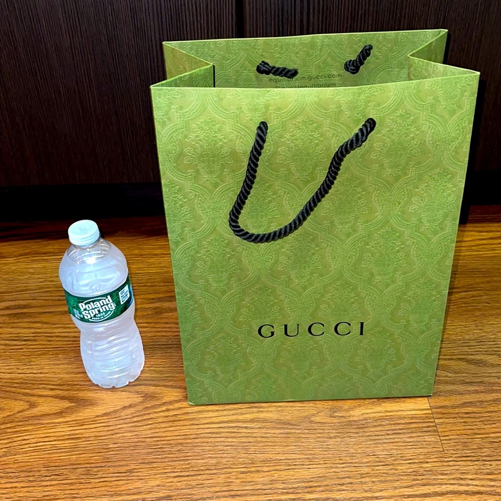Gucci shopping bag